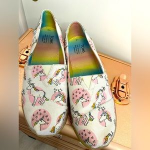 Girls Unicorn Tom’s (size 4)